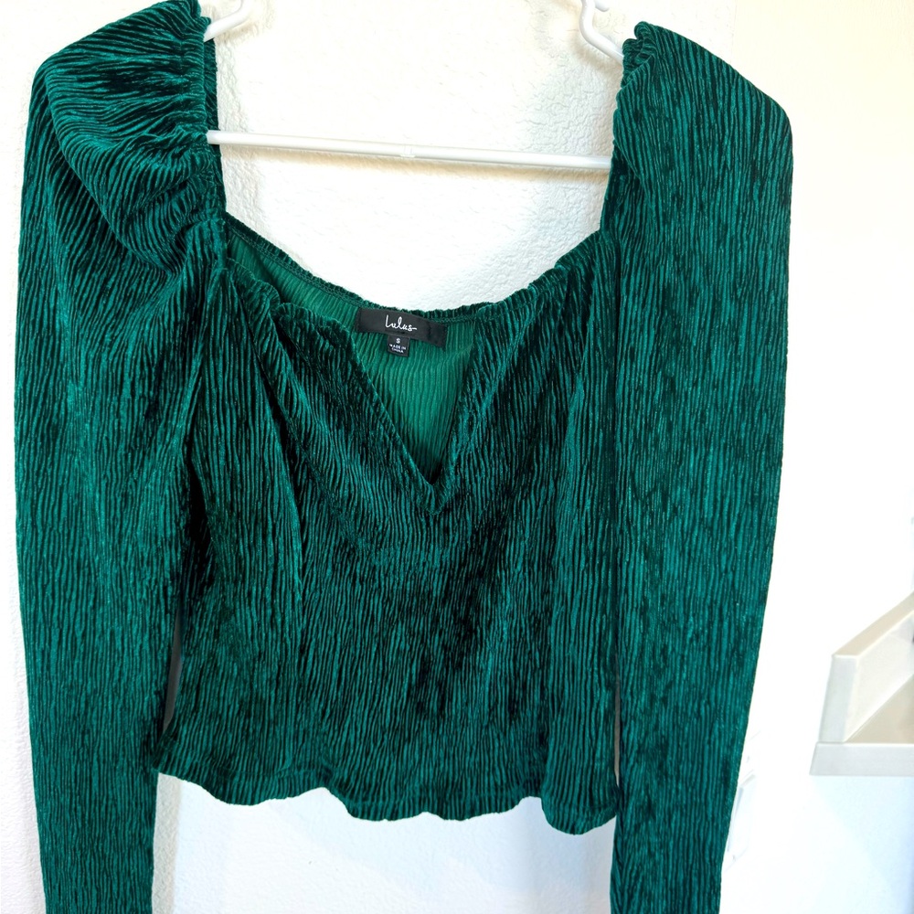 Lulu’s velvet green long sleeve top